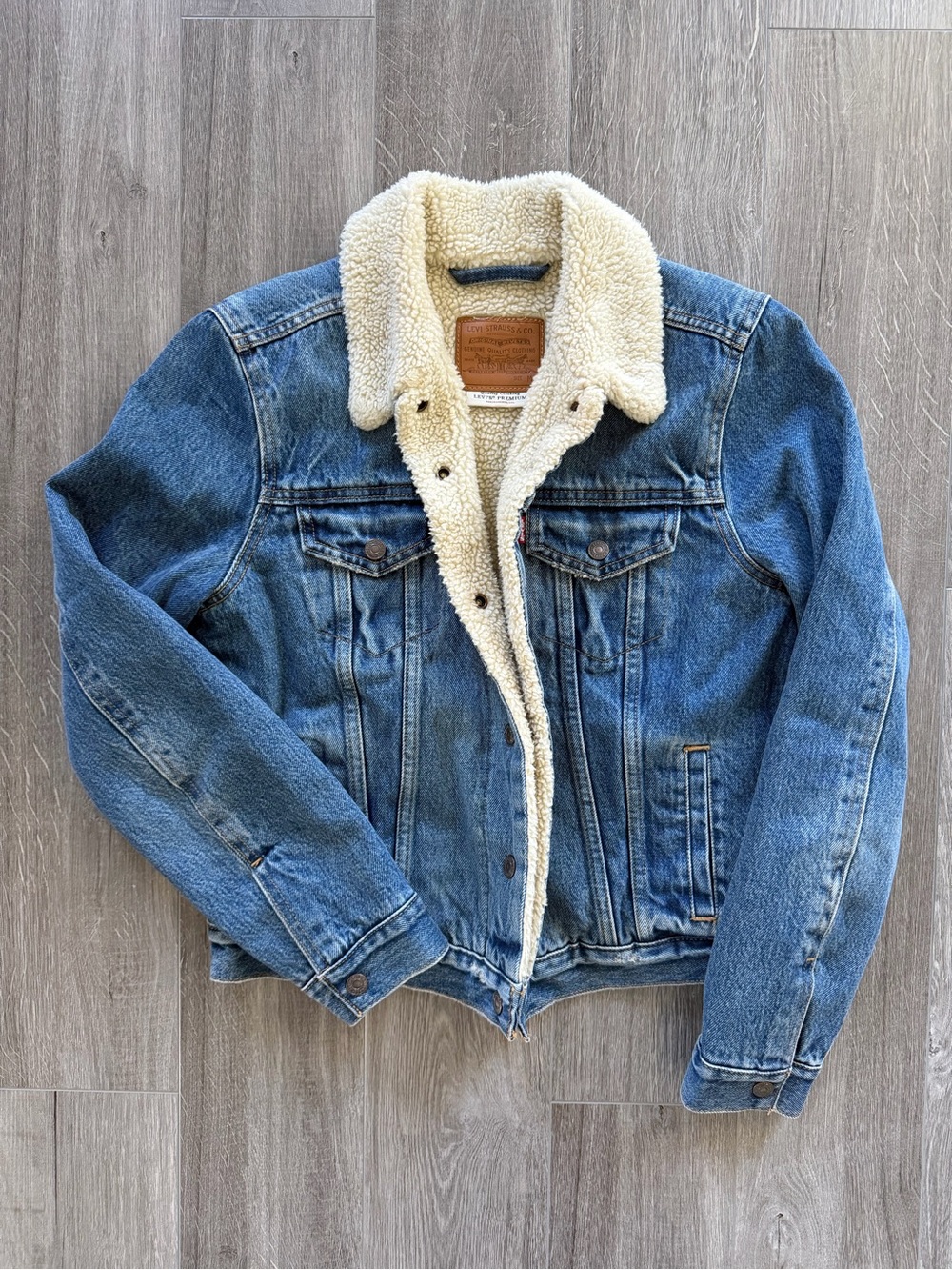levi’s sherpa lined denim jacket